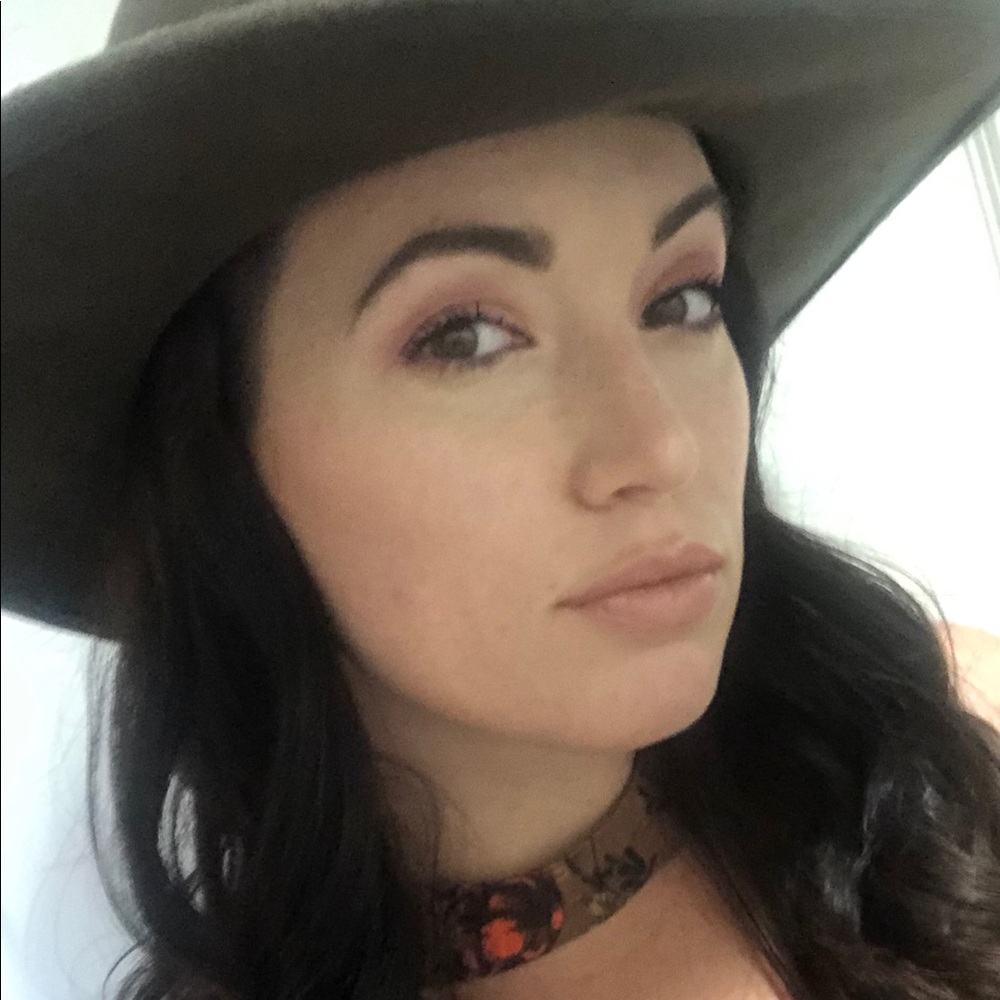 Meet your Posher, Eddylynn